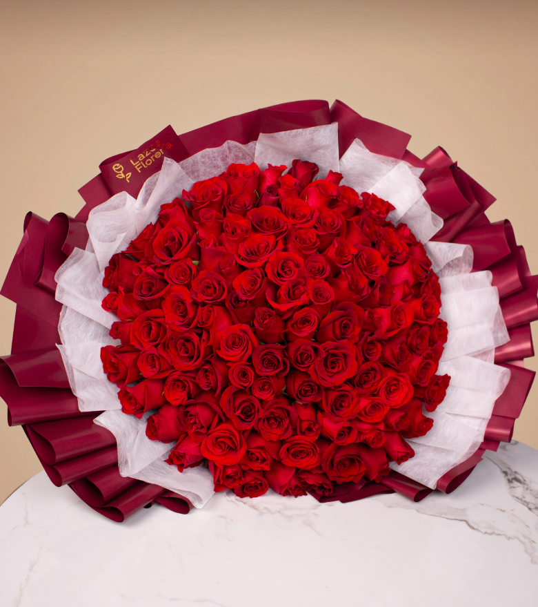 Ramo Majestuoso: 100 Rosas Rojas Premium Seleccionadas