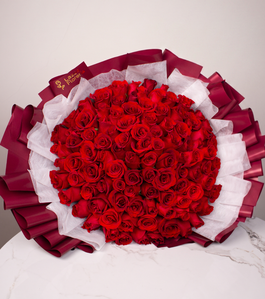 Ramo Majestuoso: 100 Rosas Rojas Premium Seleccionadas
