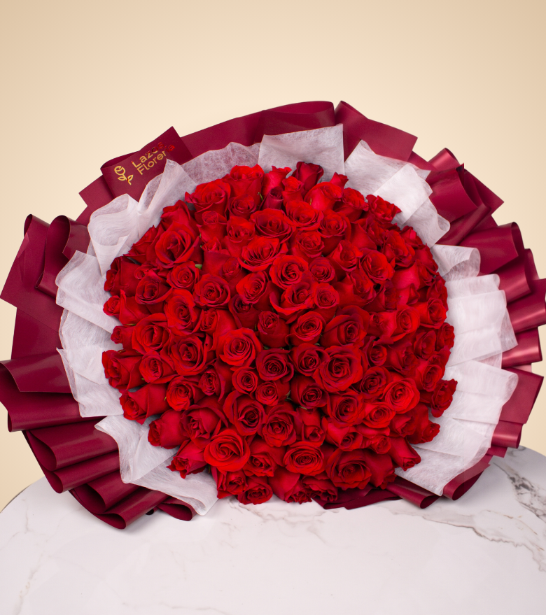 Ramo Majestuoso: 100 Rosas Rojas Premium Seleccionadas